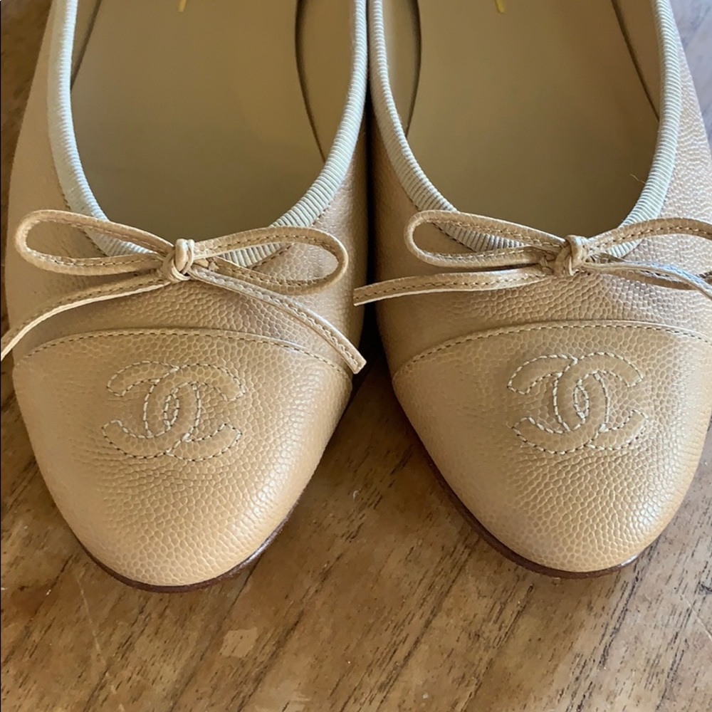 NIB CHANEL Beige Caviar Leather Flats 38 - Picture 7 of 8